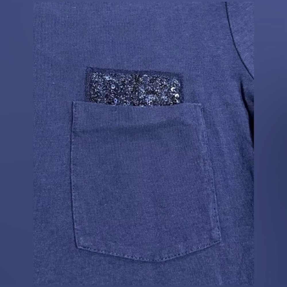 Lilly Pulitzer Navy Long Sleeve Top with Secuin pocket Size M Sku#B2 - Picture 2 of 6